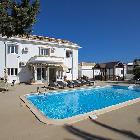 Villa Georgia Pernera Kültér fotó